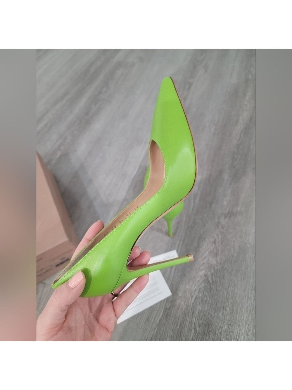 Rare GIANVITO ROSSI 105 Kiwi Leather Pumps - Picture 7 of 16